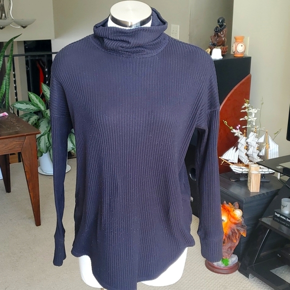 American Eagle Outfitters Sweaters - American Eagle Black Turtleneck (XS)